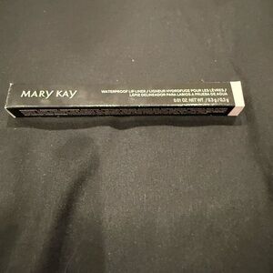 Mary Kay Waterproof Lip Liner Berry New in Box